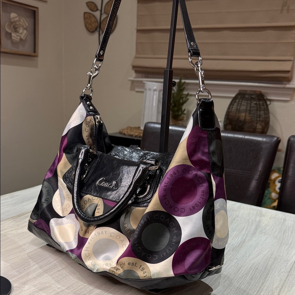 Coach Purple and Black Shoulder Bag-EUC
